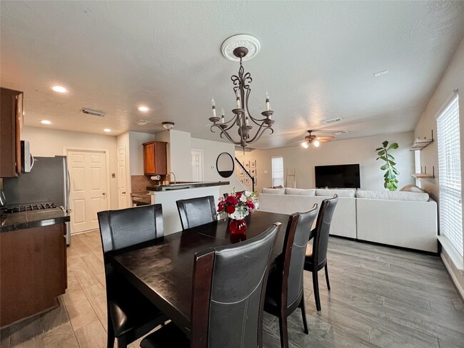 Building Photo - 10838 Waterfern Ct