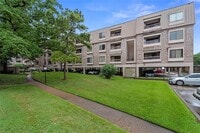 Building Photo - 2209 S Braeswood Blvd