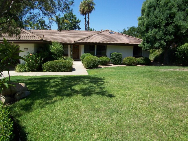 Primary Photo - Terrific 3Br/3Ba single level home W/Pool ...