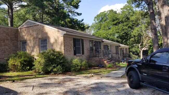 Building Photo - 307 Fairview Ave SW