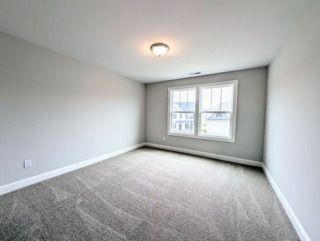 Building Photo - Barrington Dream Home