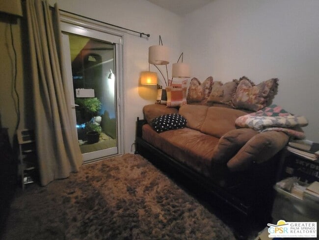 Building Photo - 15300 Palm Dr