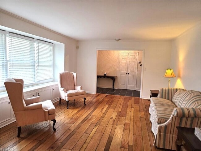 Building Photo - 1085 Brown Rd