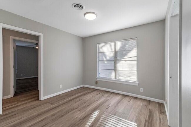 Building Photo - 3 Pershing Dr