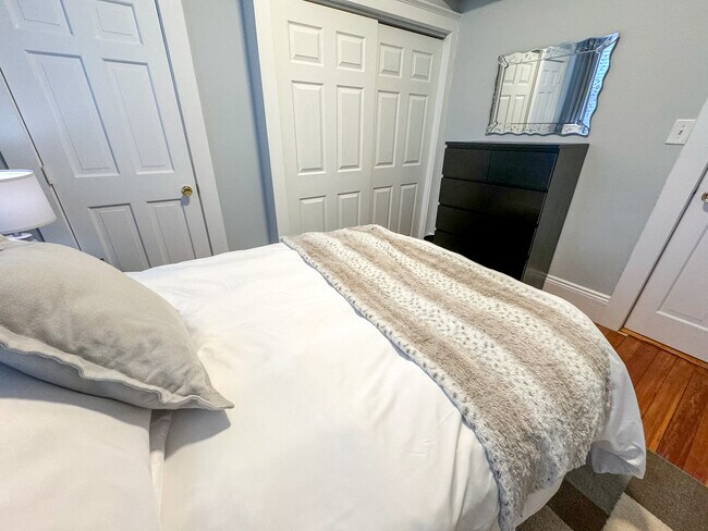 Building Photo - 636 Washington St