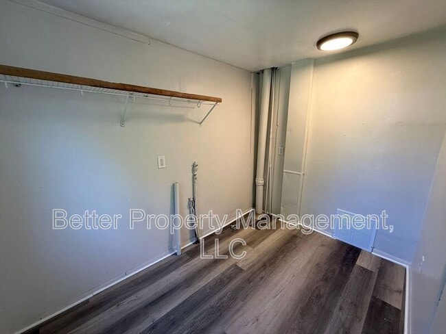 Building Photo - 508 Dock St