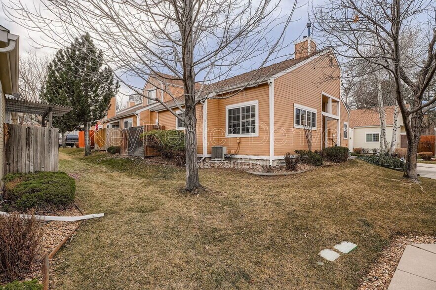 Building Photo - 6408 Zang St