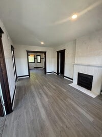 Building Photo - 504 N Roosevelt Ave
