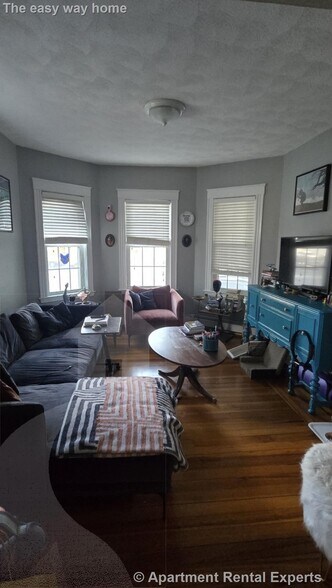 Building Photo - 835 Fellsway