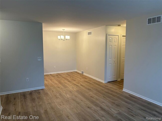 Building Photo - 18574 Masonic