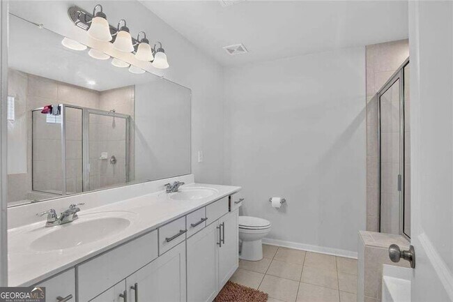Building Photo - 616 Blue Ash Ct