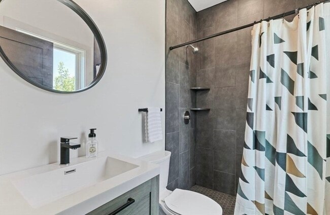 Building Photo - 43 Wordsworth St