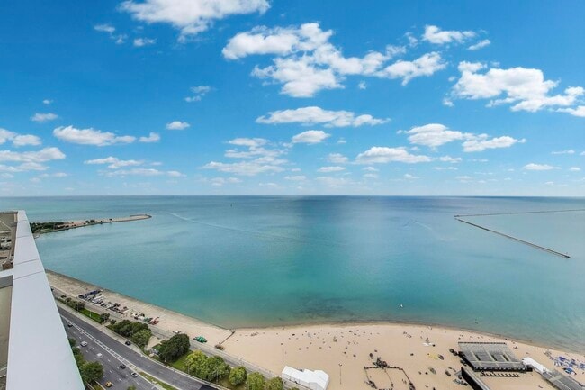 Building Photo - 1110 N Lake Shore Dr