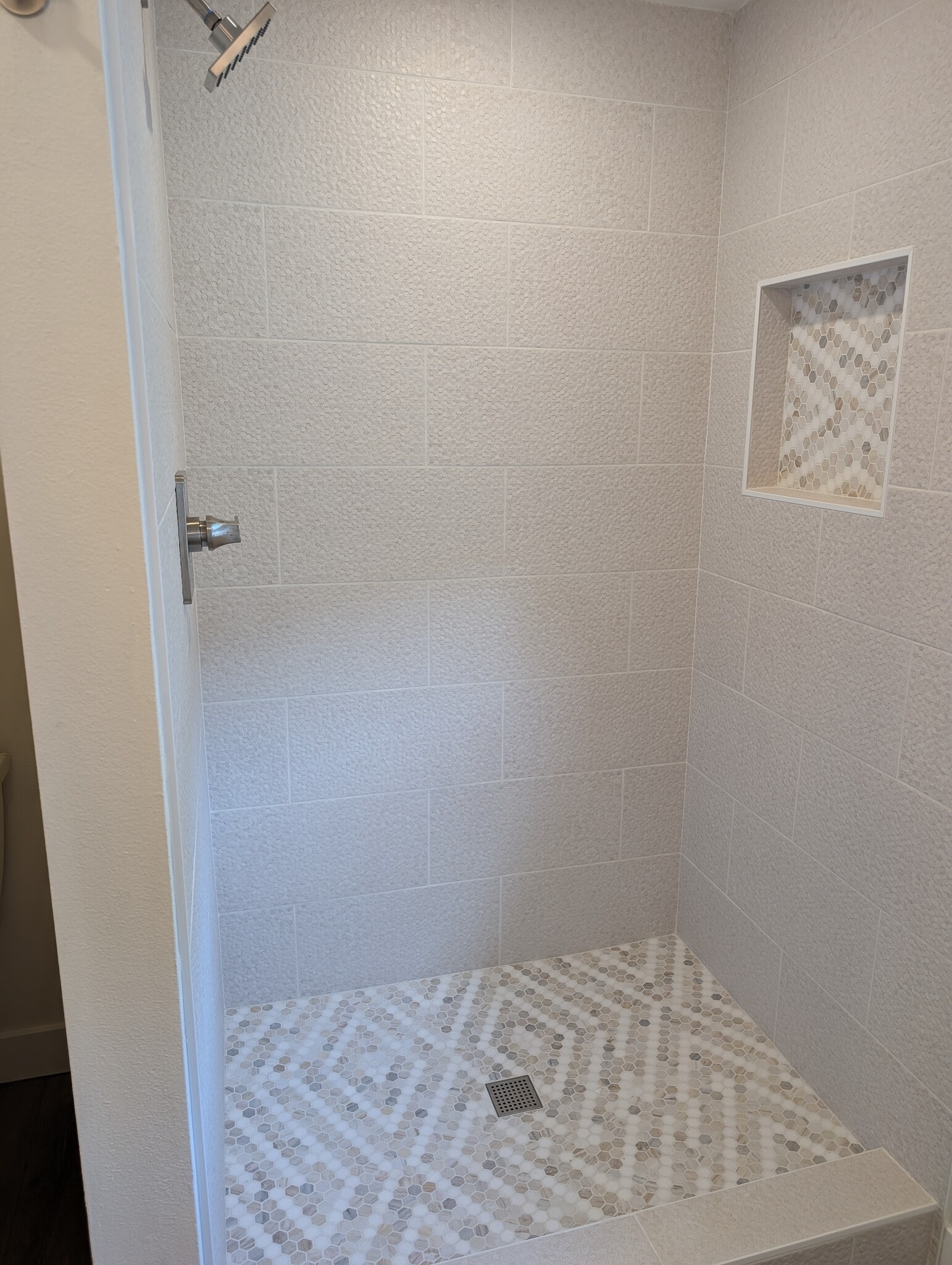 Ensuite bathroom in second bedroom - 4775 La Villa Marina