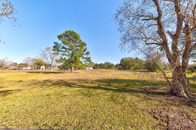 Building Photo - 361 Dawn Hill Dr