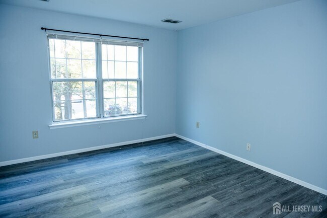 Building Photo - 2162 Ash Ct