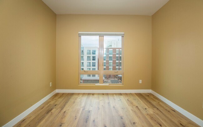 Building Photo - Stylish & Spacious Courtyard-Facing Condo in the Heart of Gaslamp