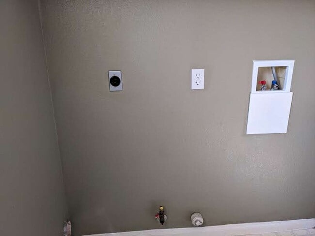 Building Photo - A Very nice and Large 4 Bedroom, 3 Bathroom, 2 STORY Home in Desert Shores!!!!