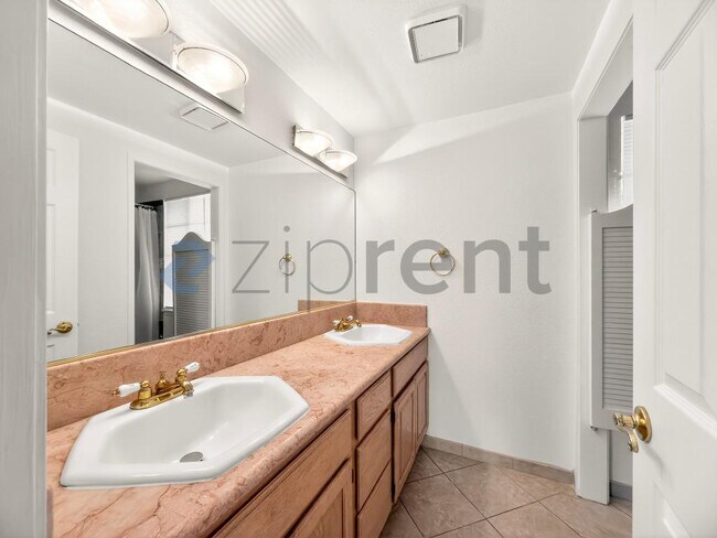 Building Photo - 9534 Swinton Ave