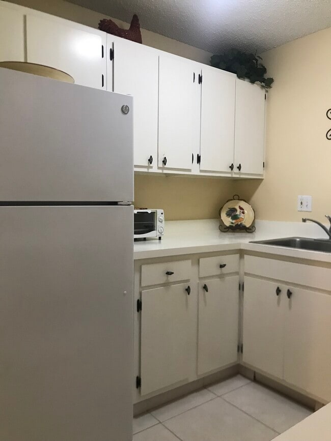 Building Photo - 2108 SE Edler Dr