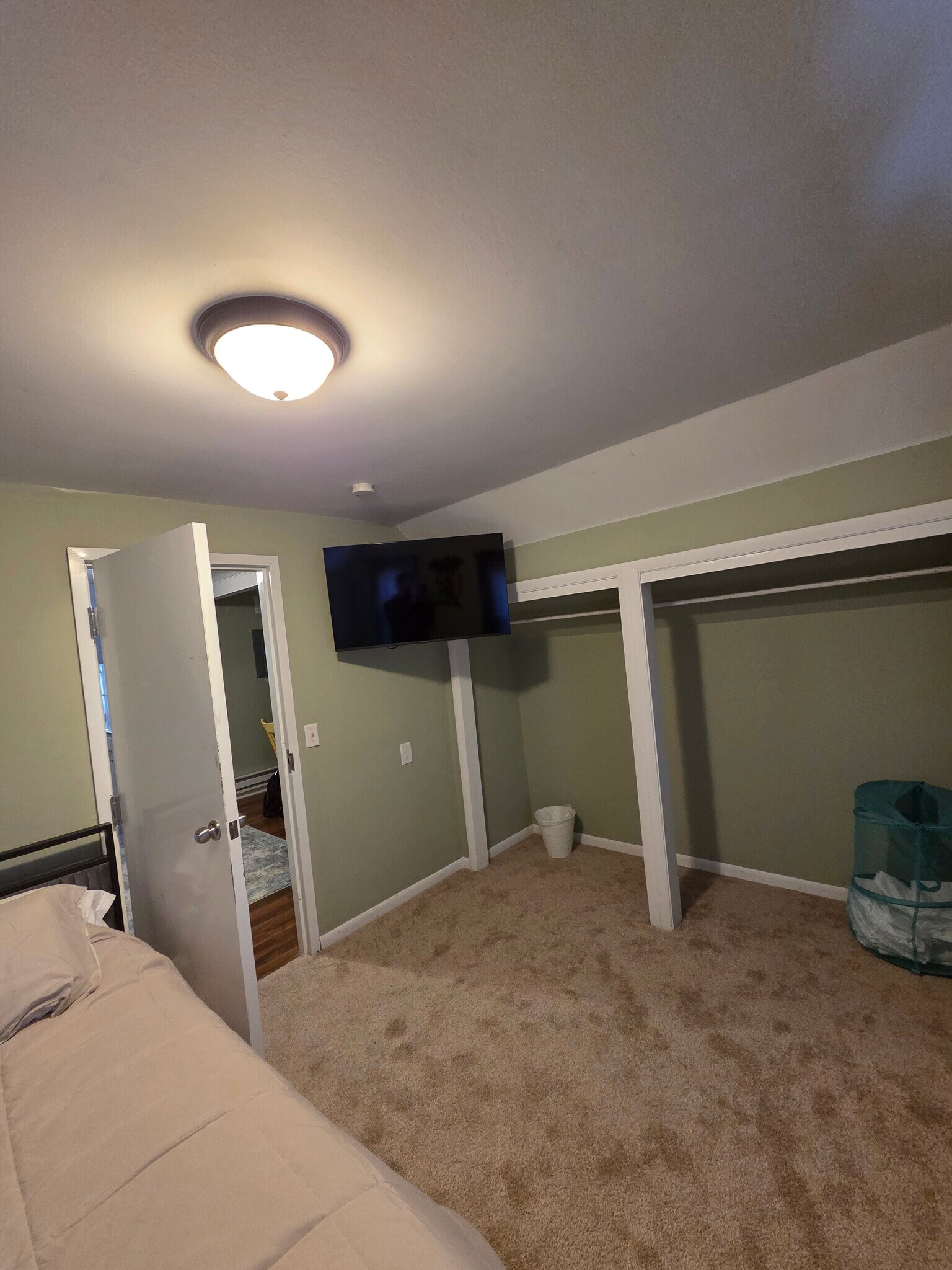 Building Photo - 335 Shakopee Ave E