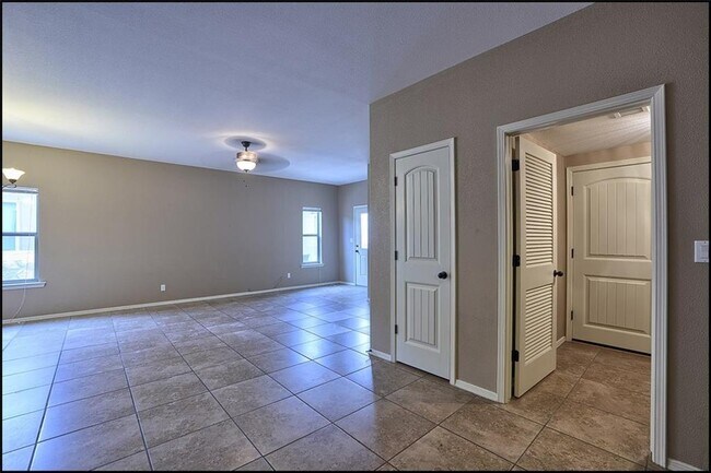 Building Photo - 14302 Pancho Gonzalez Ct