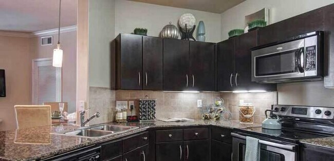 Building Photo - 2 bedroom in Houston TX 77096