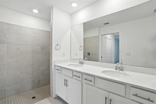 Building Photo - 14281 Heritage Landing Blvd