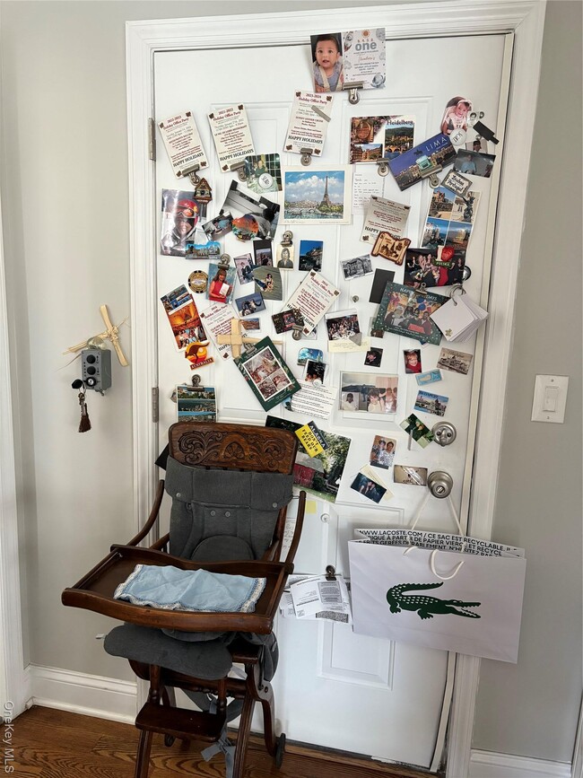 Building Photo - 346 S Main St