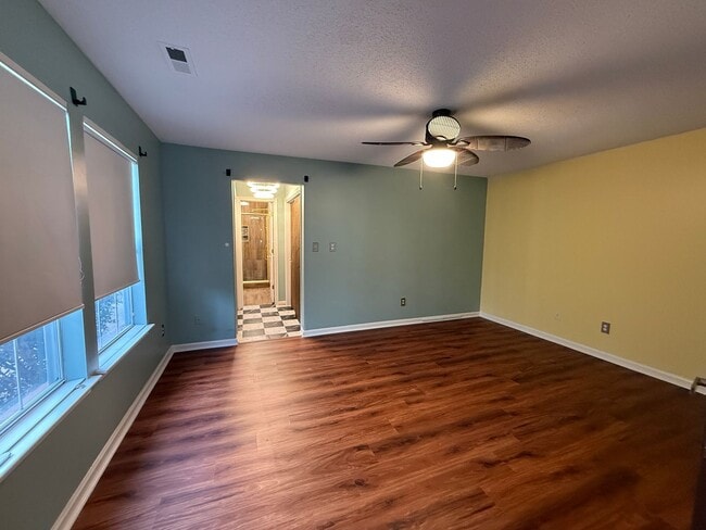 Building Photo - 131 Spoon Ct