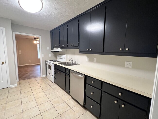 Building Photo - Hampton 1371-1373