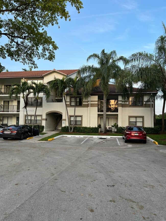 Building Photo - 530 S Park Rd