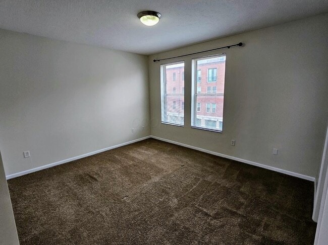 Building Photo - 120 E Mound St