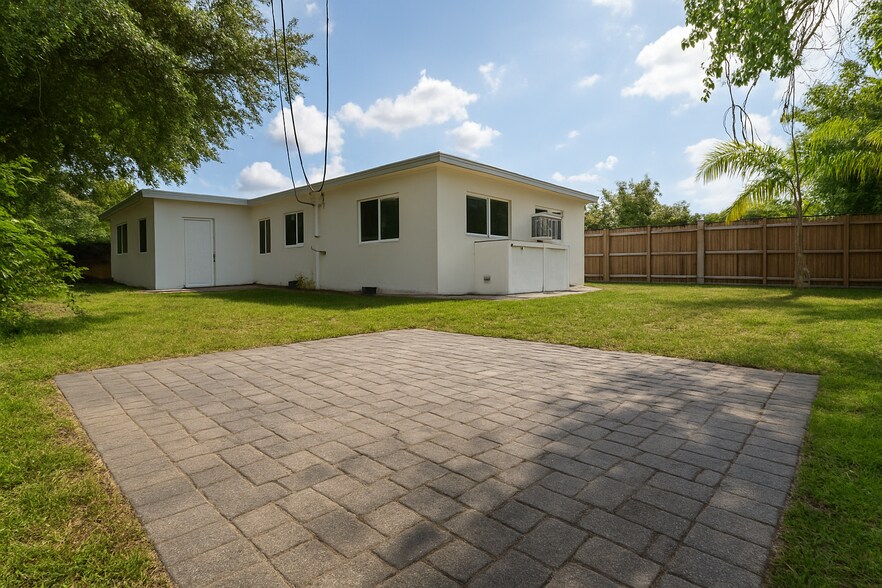 Private Backyard (paved area will be added prior to tenant occupying space) - 1317 NE 116th St