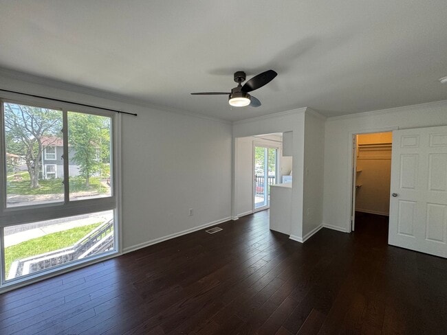 Building Photo - Relaxing 3 Bed 2.5 Bath Single Family Home...