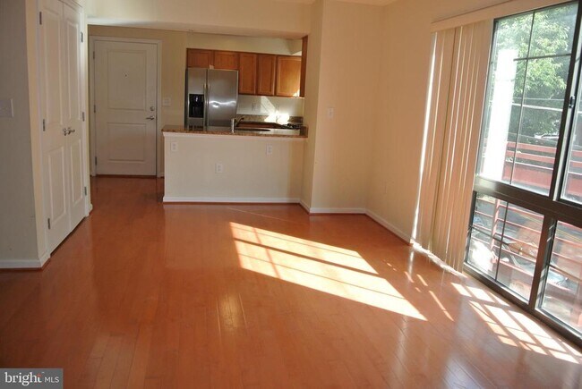 Building Photo - 7923 Eastern Ave NW