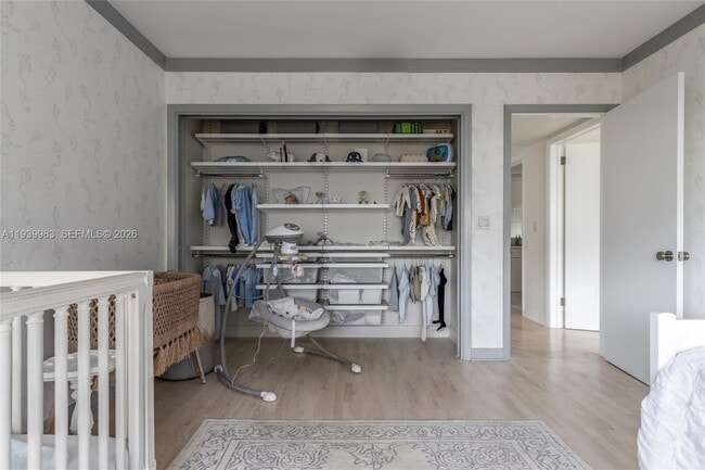 Building Photo - 950 S Southlake Dr