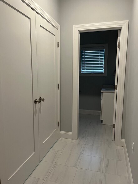 Building Photo - 12 Lafayette St