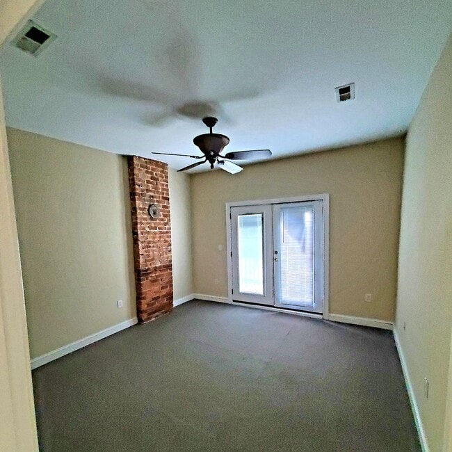 Building Photo - MCV, VCU, Church Hill, 2 Story, 3 Bedroom, 2 1/2 Bath House