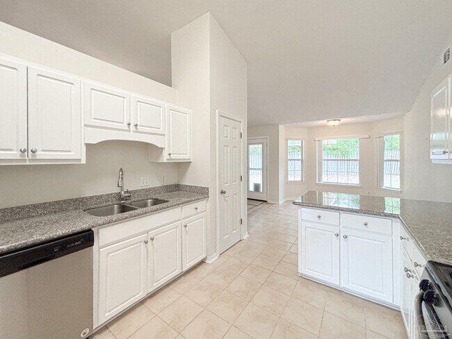 Building Photo - 9639 Westgate Cir