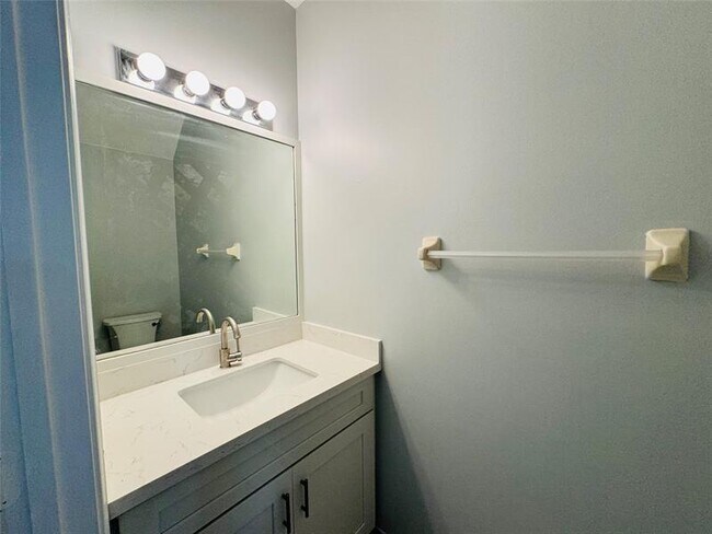 Building Photo - 4219 Vineyard Cir