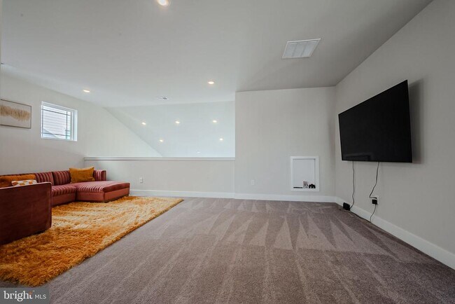 Building Photo - 34238 Graham Cir