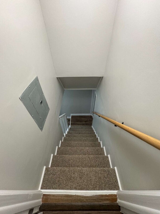 Building Photo - 3702 Chesapeake Way