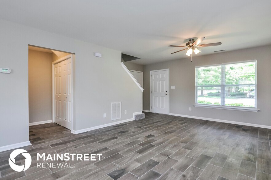 Building Photo - 3328 Deering Dr