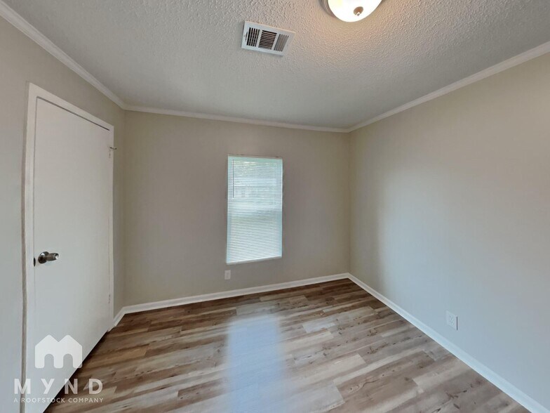 Building Photo - 214 Harrel St