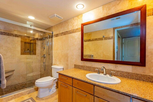 Building Photo - Fully Furnished 2 Bed/ 2 Bath Hale Kanani ...