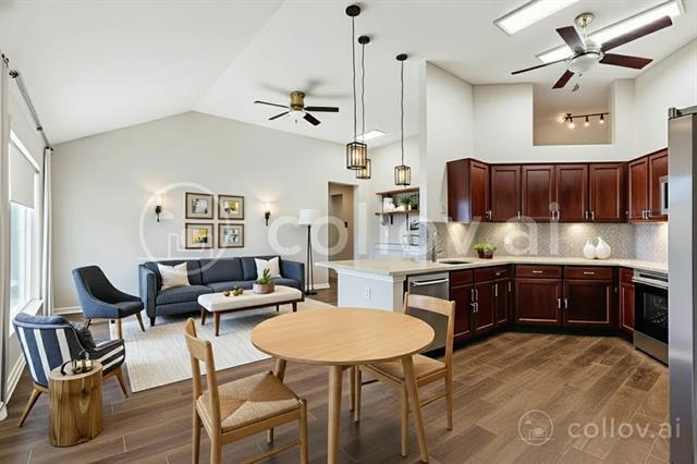 Building Photo - 1520 Evergreen Dr