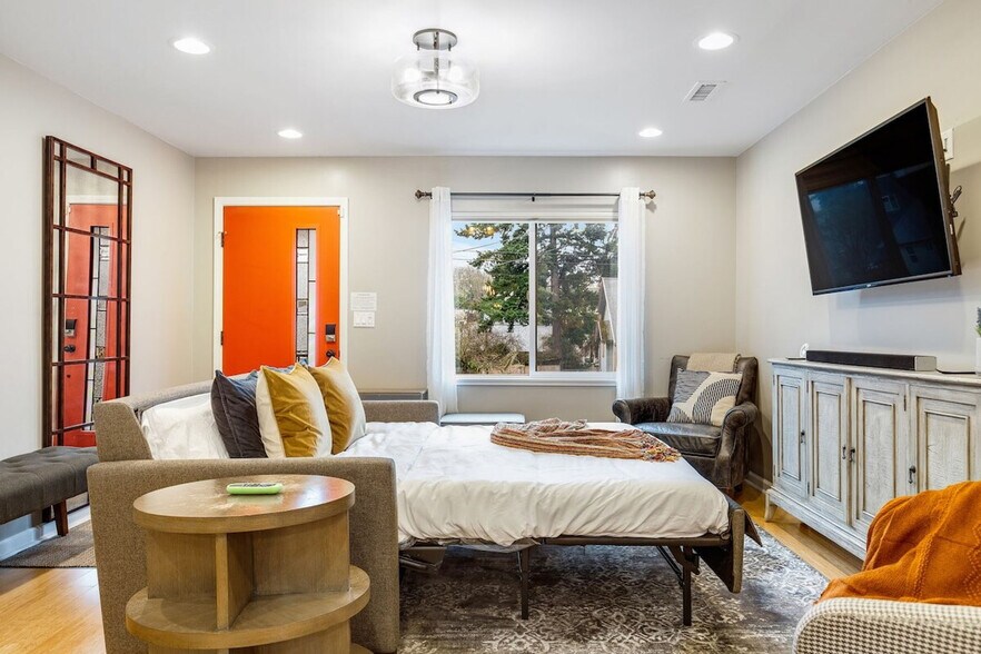 Building Photo - 5241 33rd Ave S