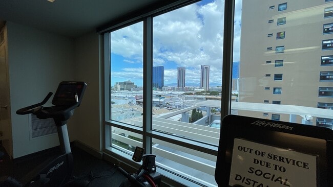 Building Photo - Unbeatable location in Kakaako/Ward Village areas -  2 Bed 2 Bath 1 Parking