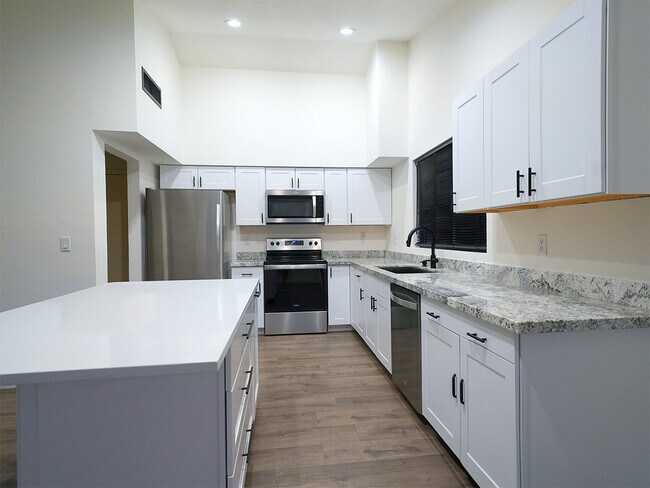 Building Photo - 4508 E Douglas Ave